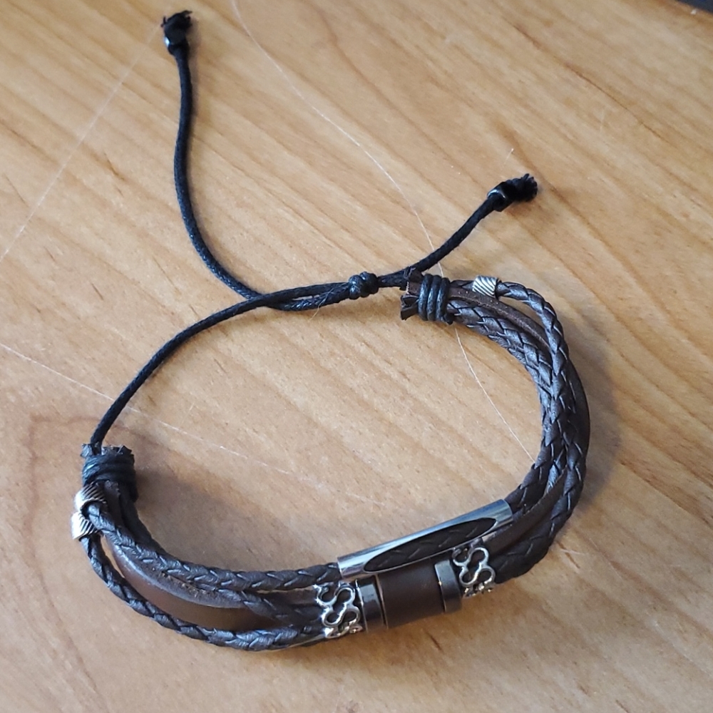 Leather bracelet